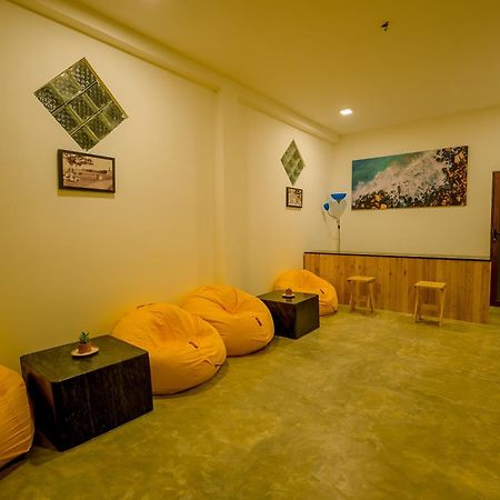 Sixth Sense Hostel Унаватуна Экстерьер фото