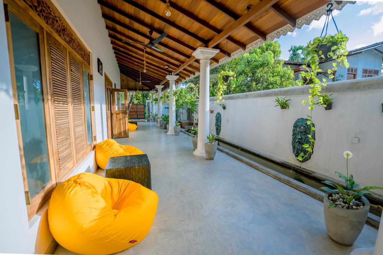 Sixth Sense Hostel Унаватуна Экстерьер фото