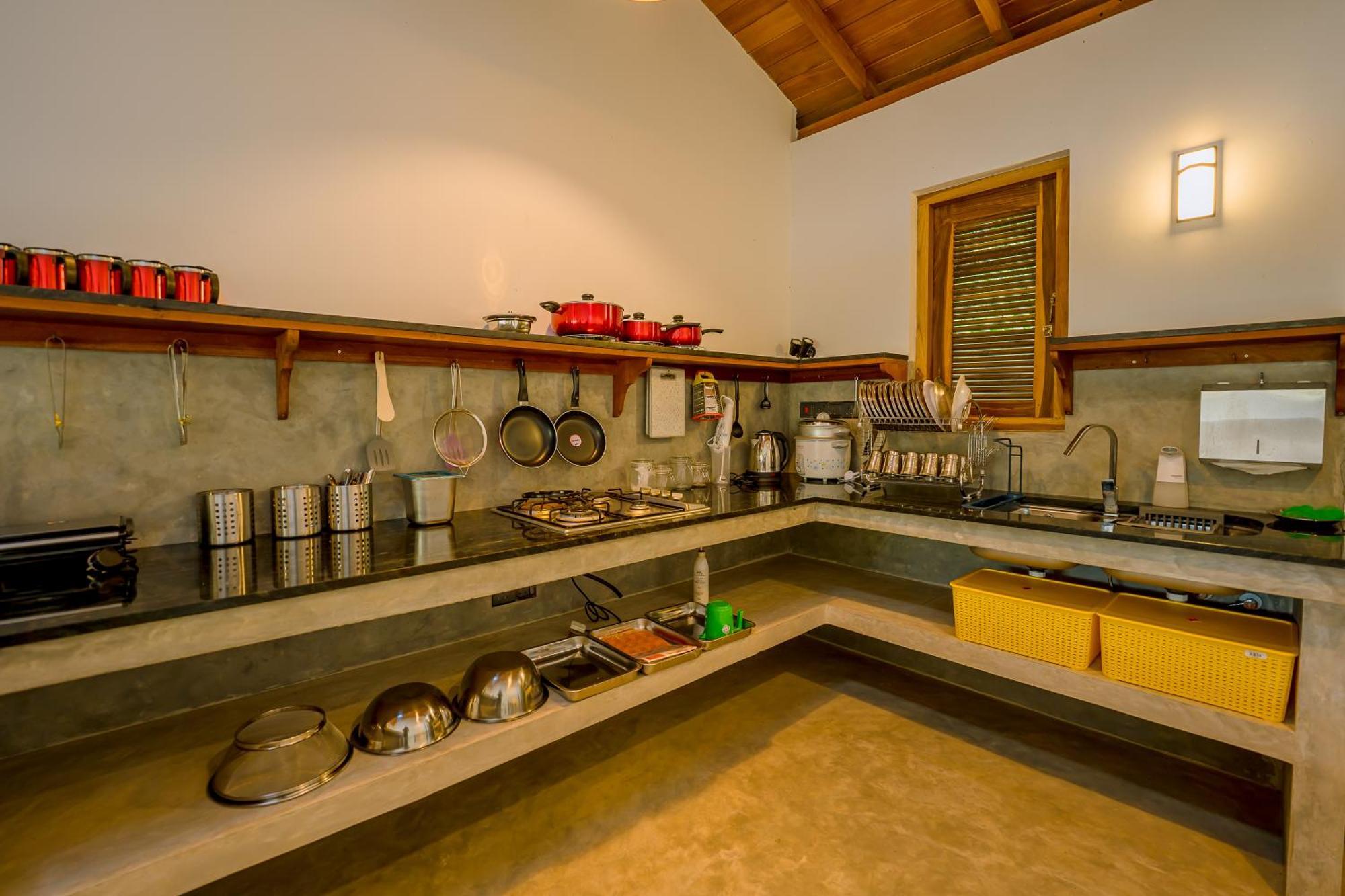 Sixth Sense Hostel Унаватуна Экстерьер фото