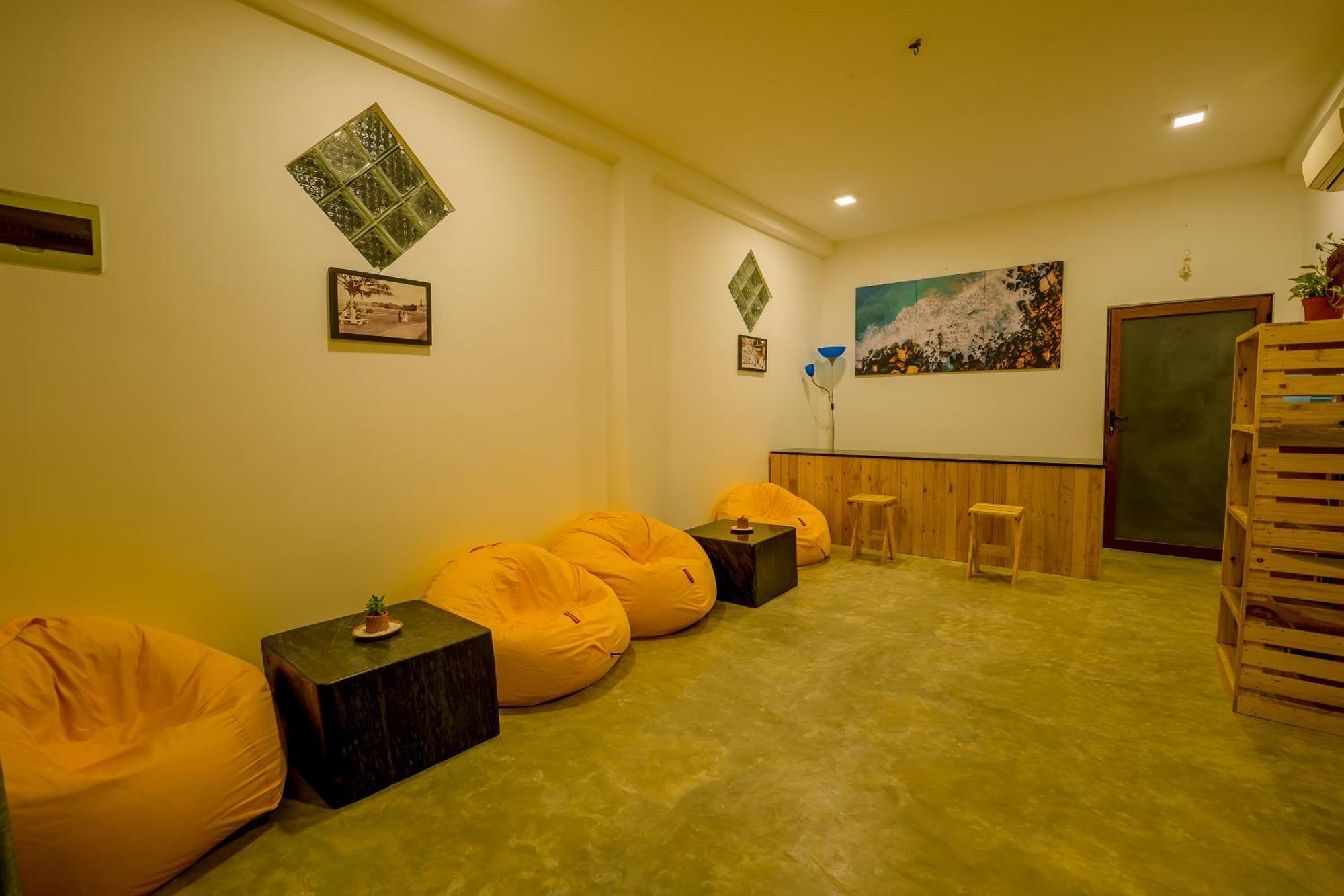 Sixth Sense Hostel Унаватуна Экстерьер фото