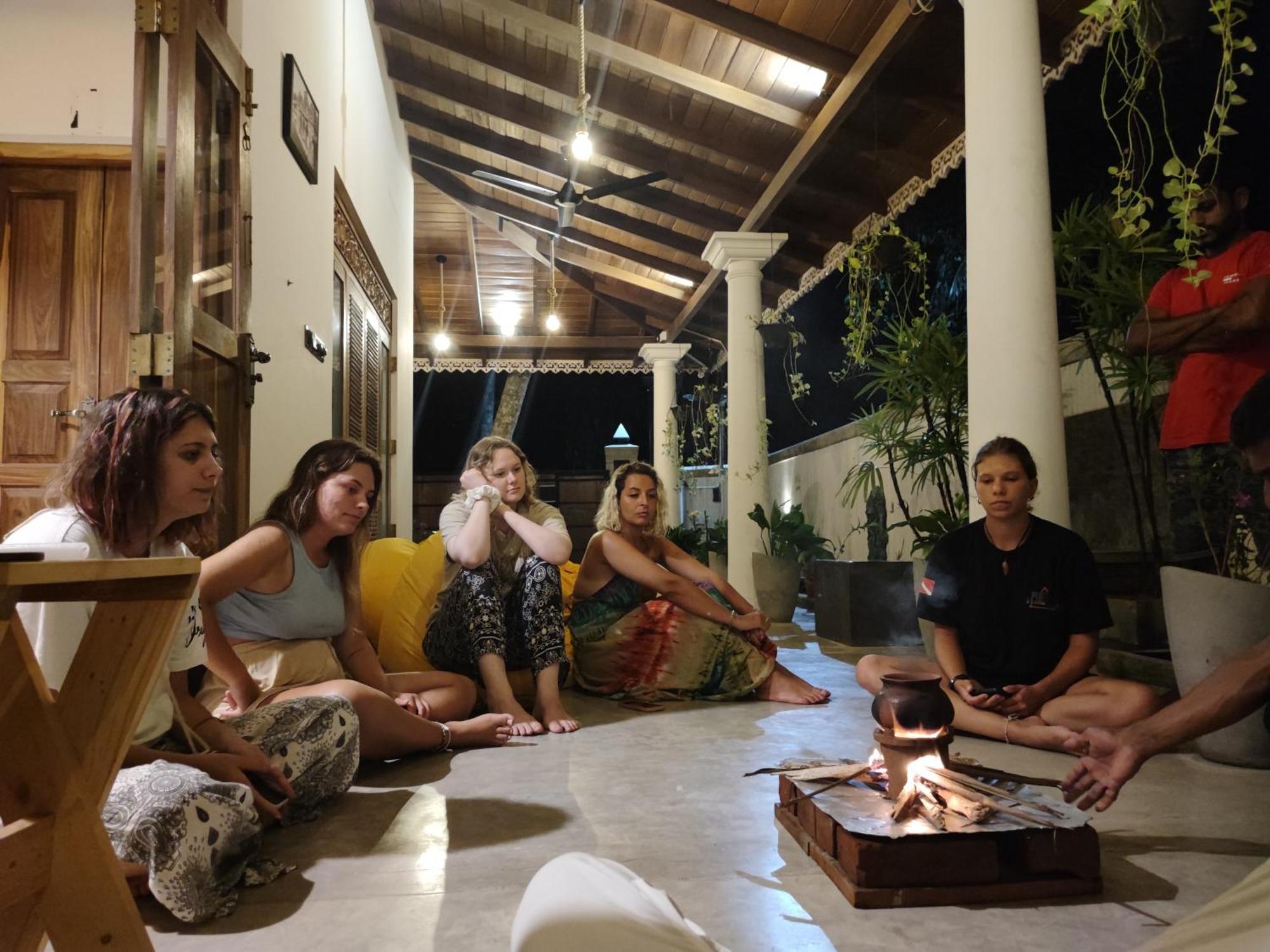 Sixth Sense Hostel Унаватуна Экстерьер фото
